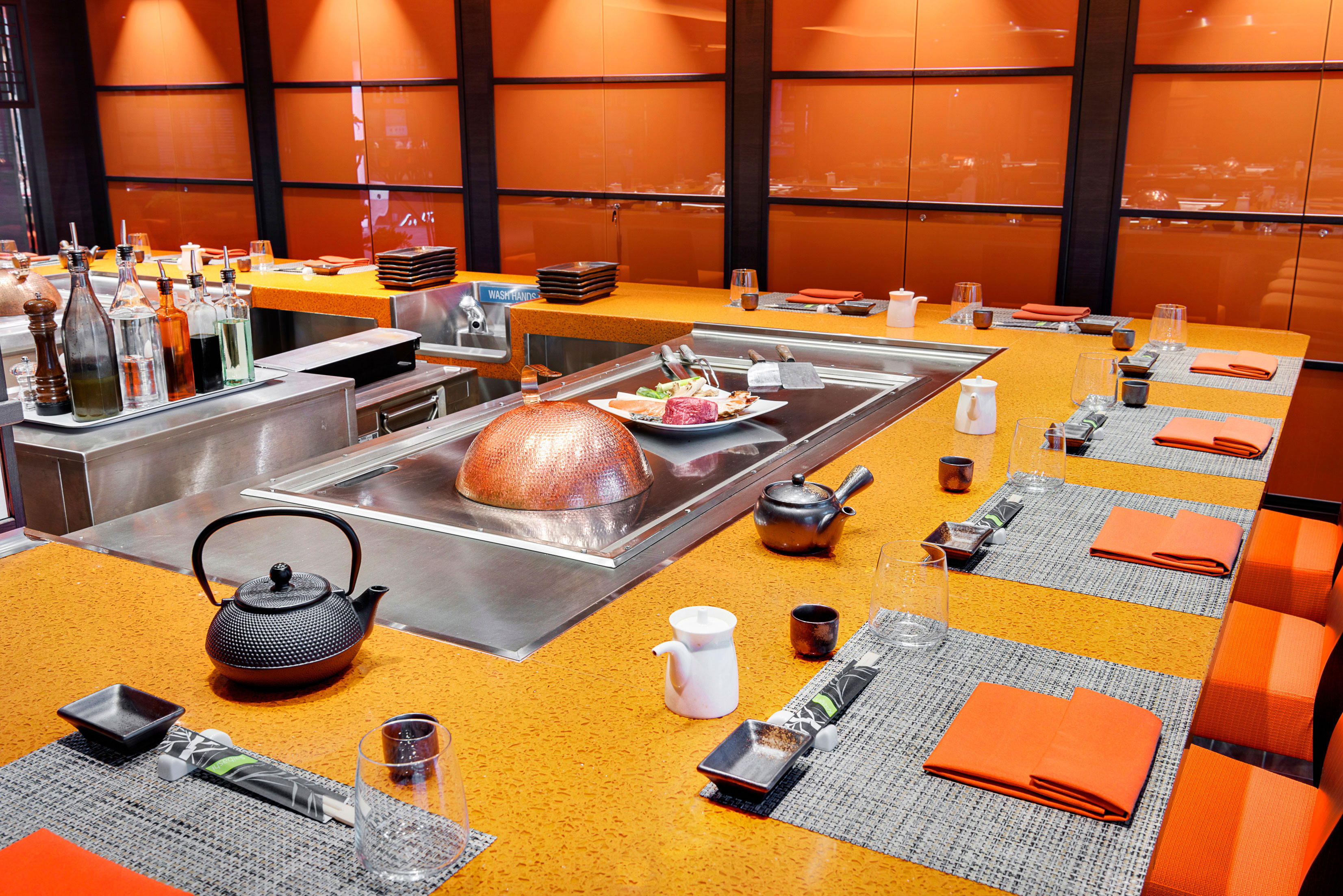 The sushi and teppanyaki restaurant Kaito