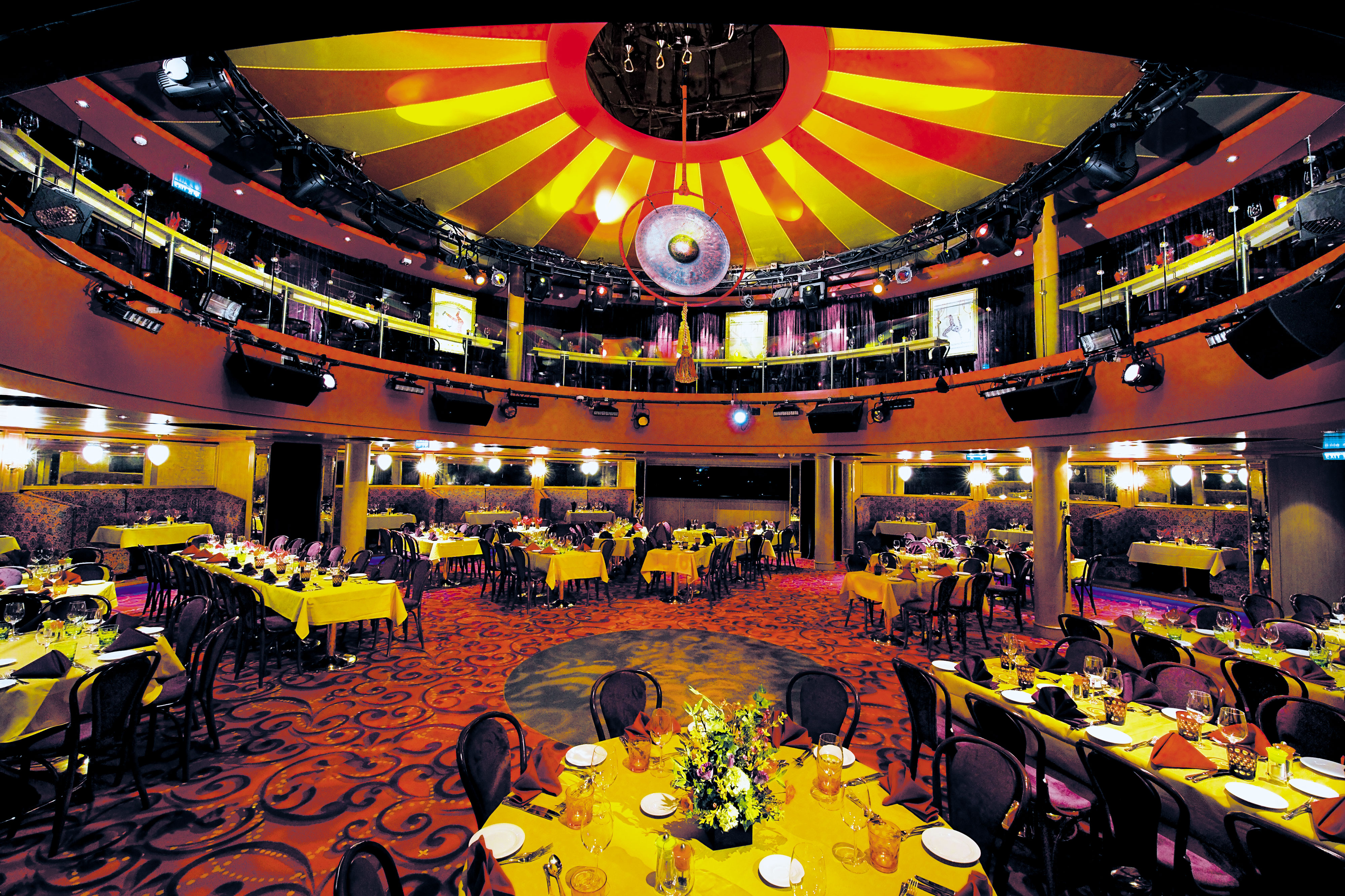 Dinner show Cirque, Dreams and Dinner