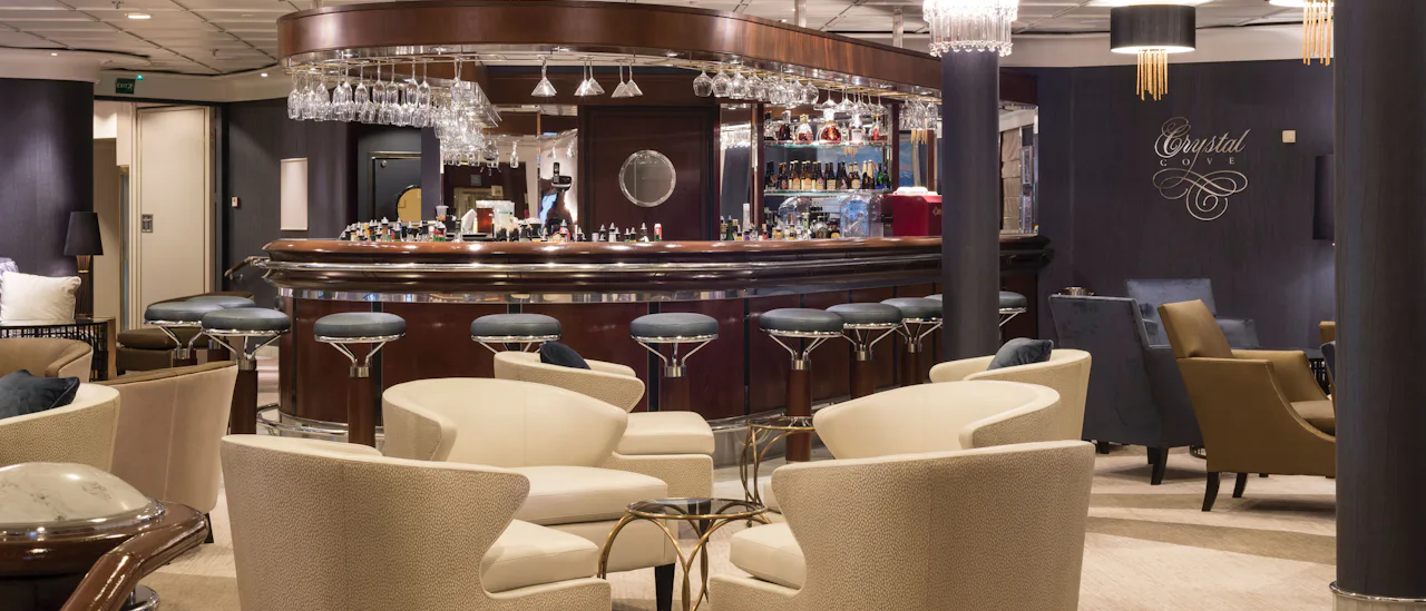 Chrystal Cove - the perfect place to meet friends for a pre-dinner cocktail