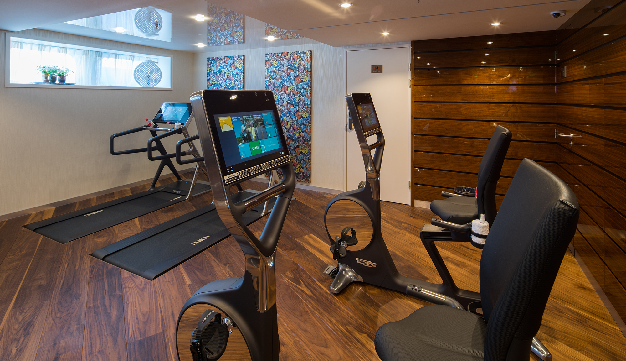 Exercise with sea views at the gym