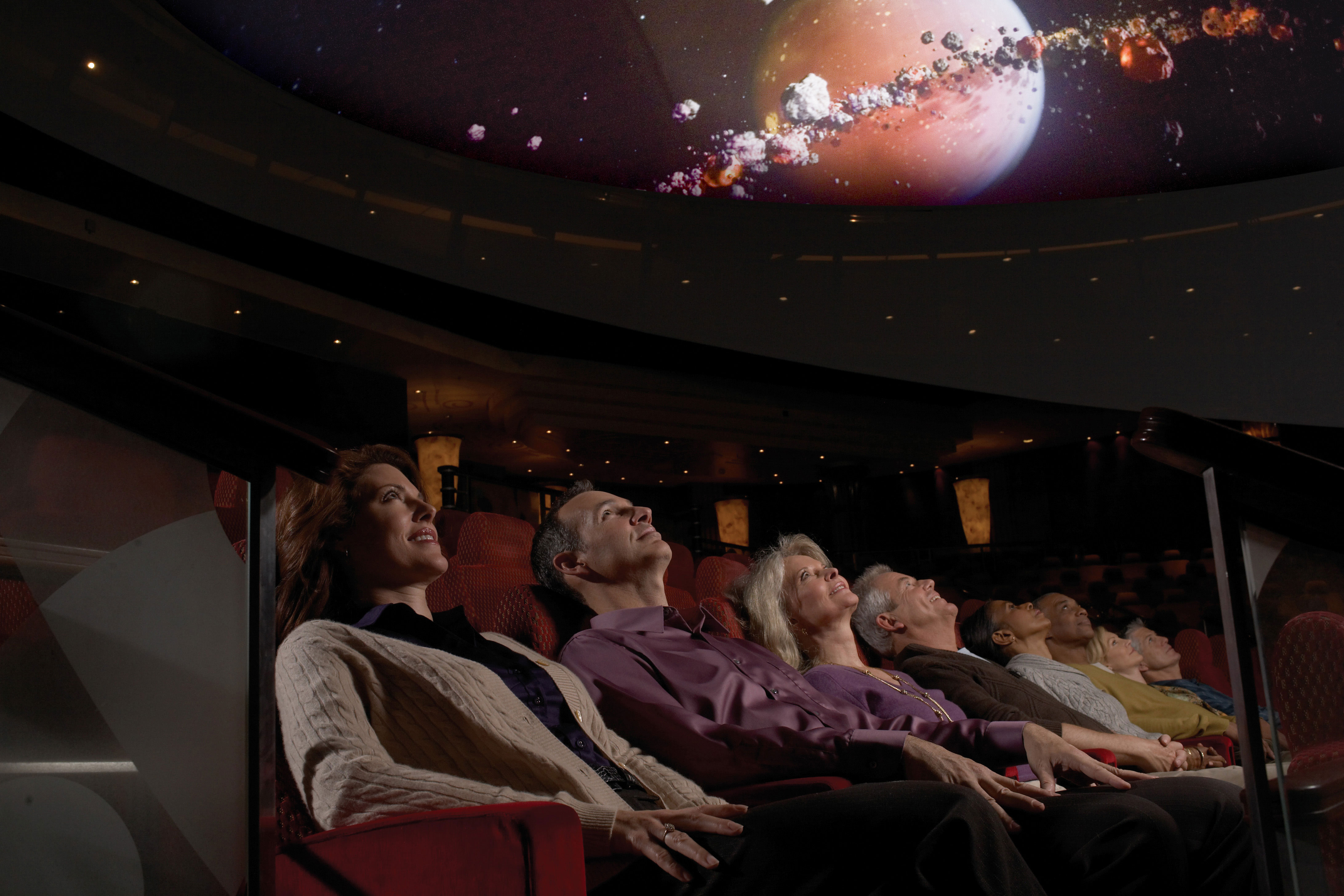 Travel through space in the Queen Mary 2:s planetarium