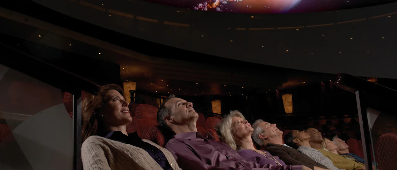 Travel through space in the Queen Mary 2:s planetarium
