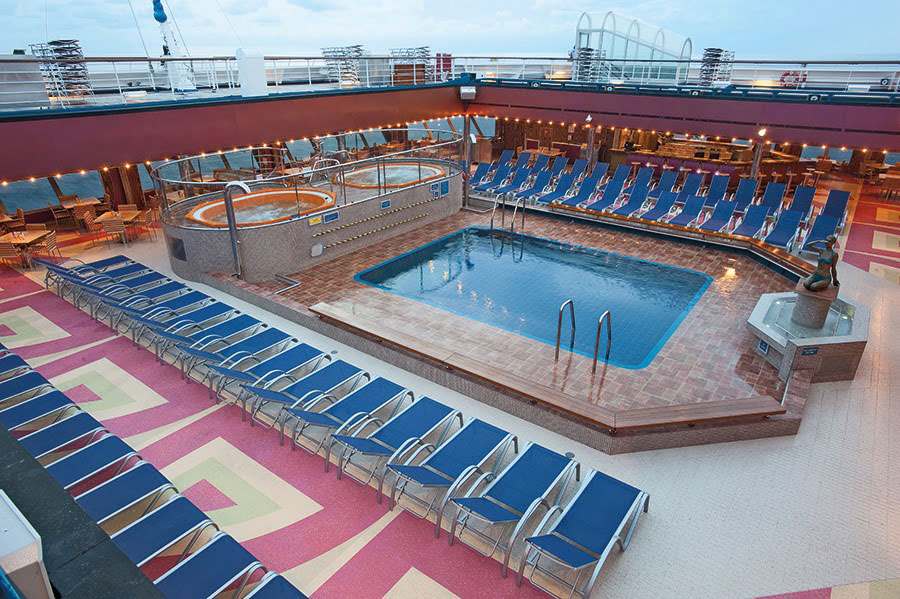 Relaxing pool deck at the aft of the ship