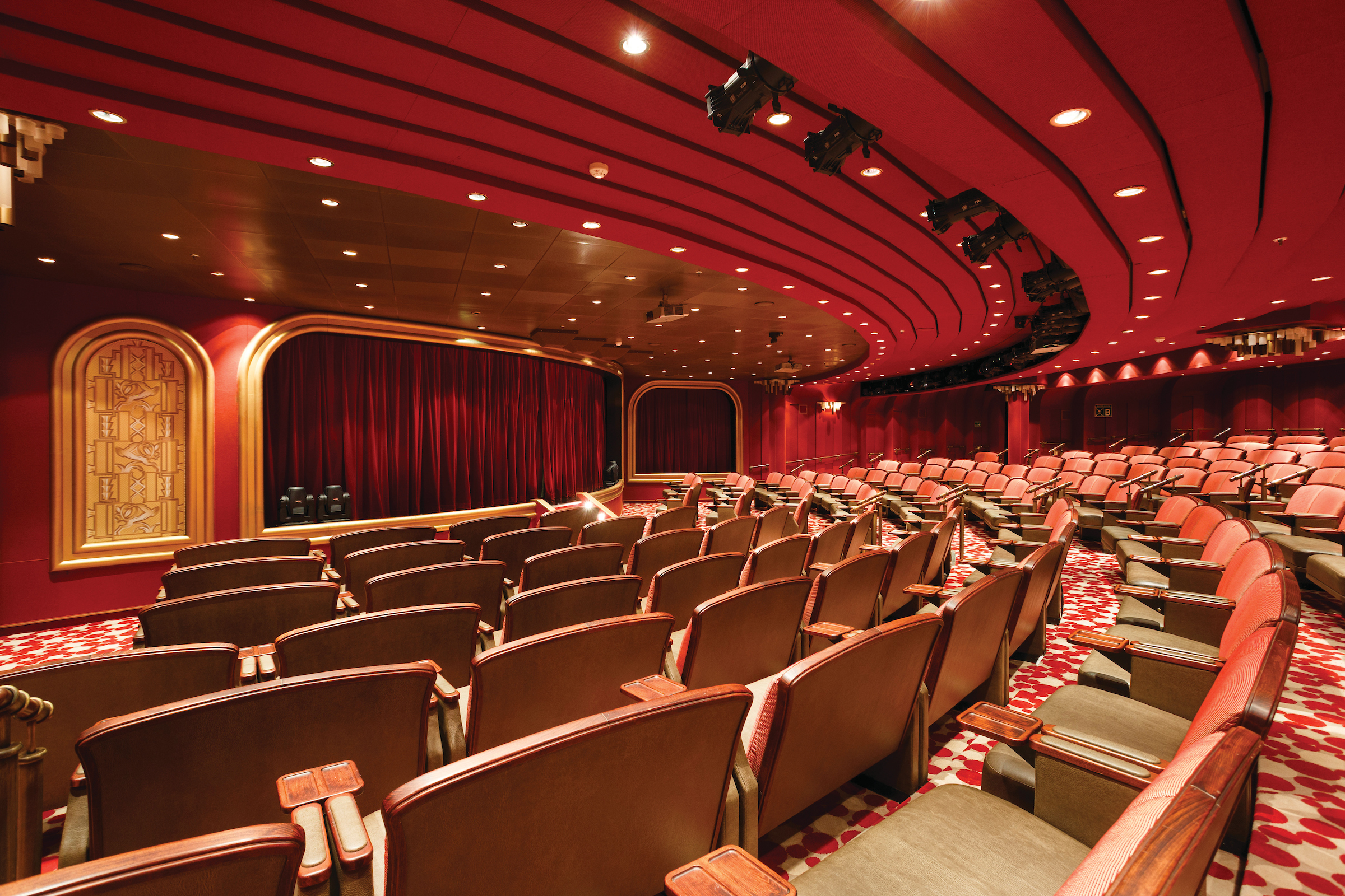 Enjoy concerts and shows in the Venetian Lounge