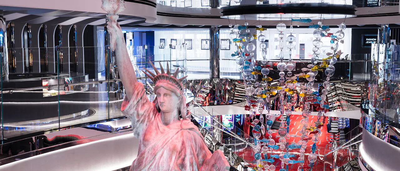 The design features, public areas and venue names are inspired by the metropolitan New York City