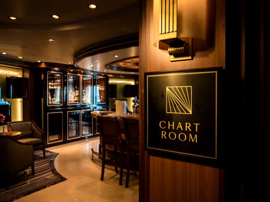 Enjoy the atmosphere in the elegant Champagne Lounge