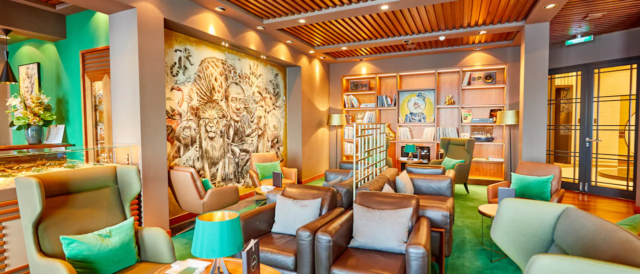 Collins - a dedicated cigar smokers' lounge also offering a selection of Whiskeys and Gins