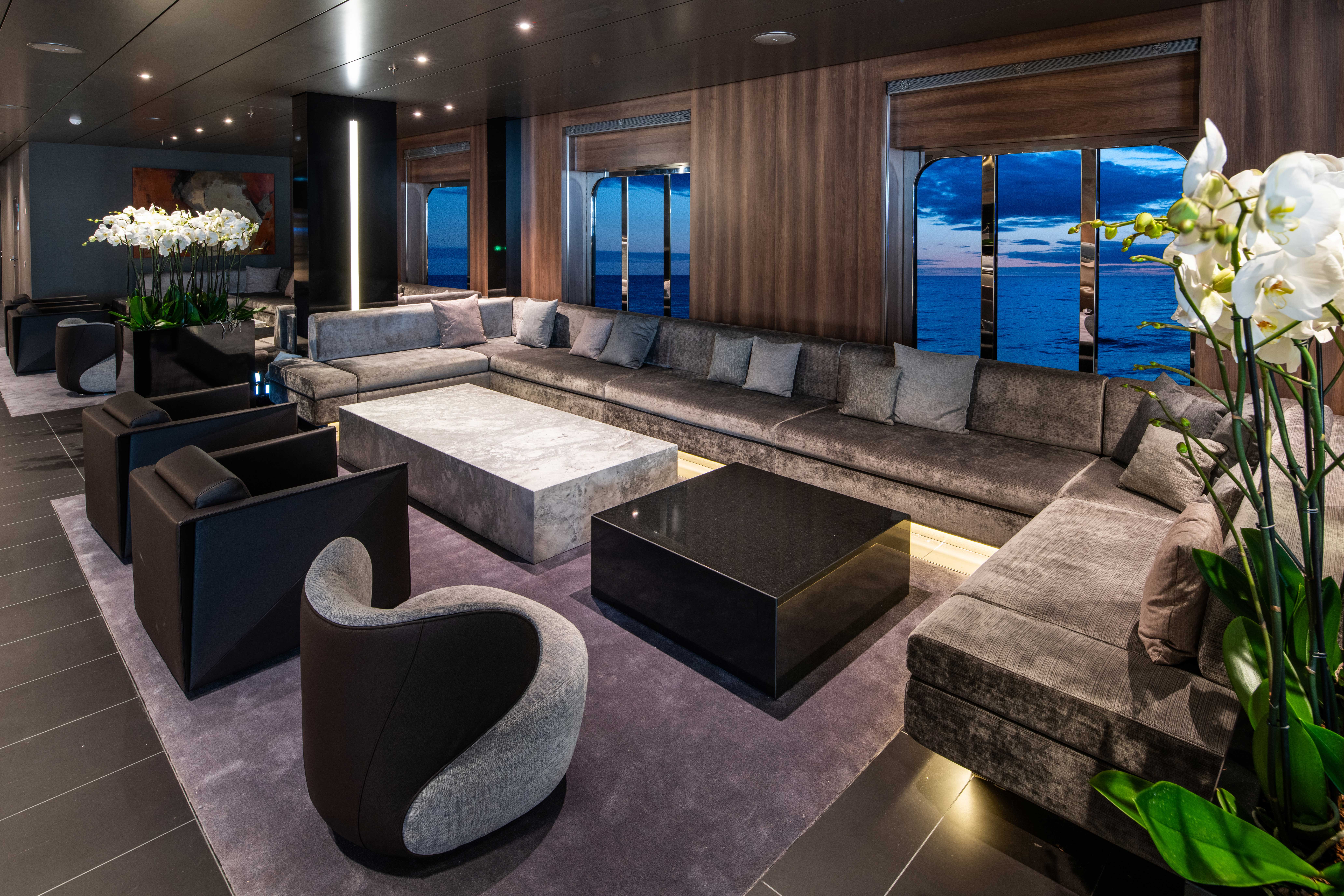 In the quiet Observation Lounge and library, you can read a book, play board games as you enjoy a specialty tea or coffee.