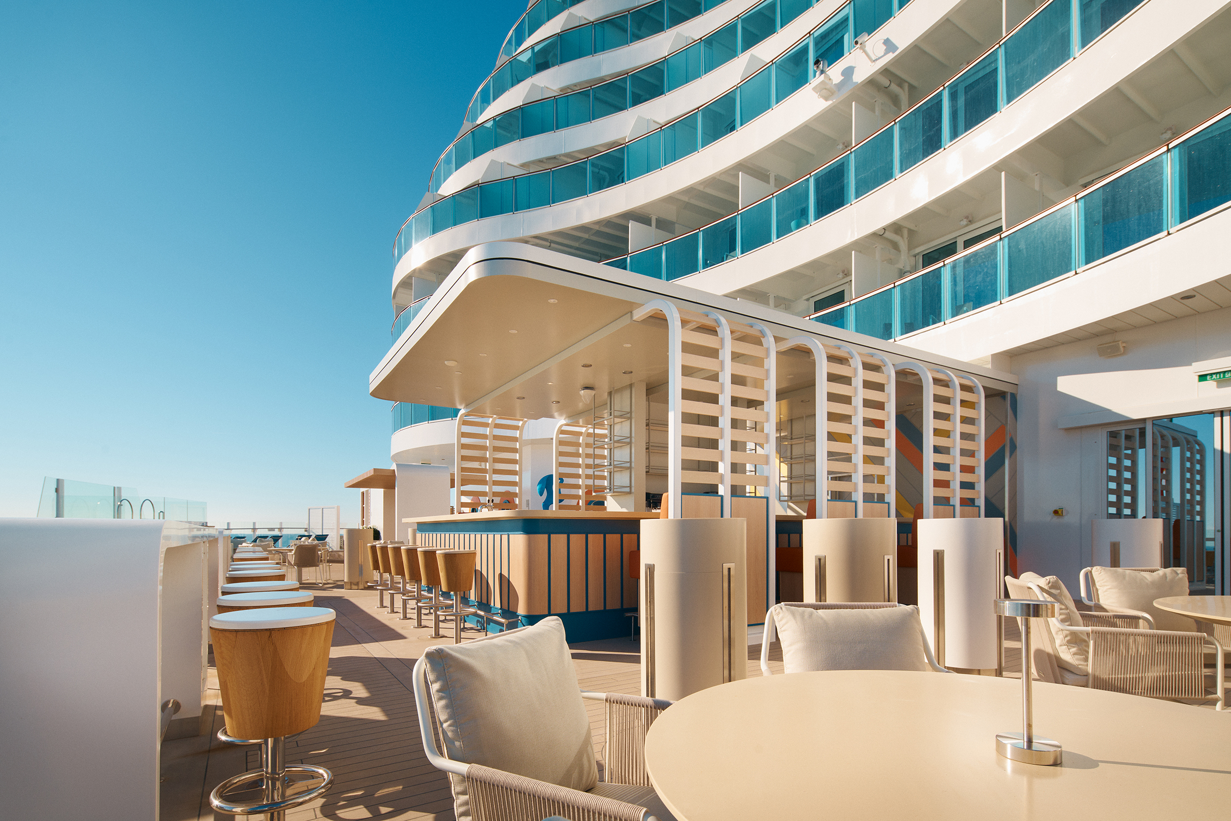 Costa Toscana amazes with expansive outdoor areas for sun and sea pleasures
