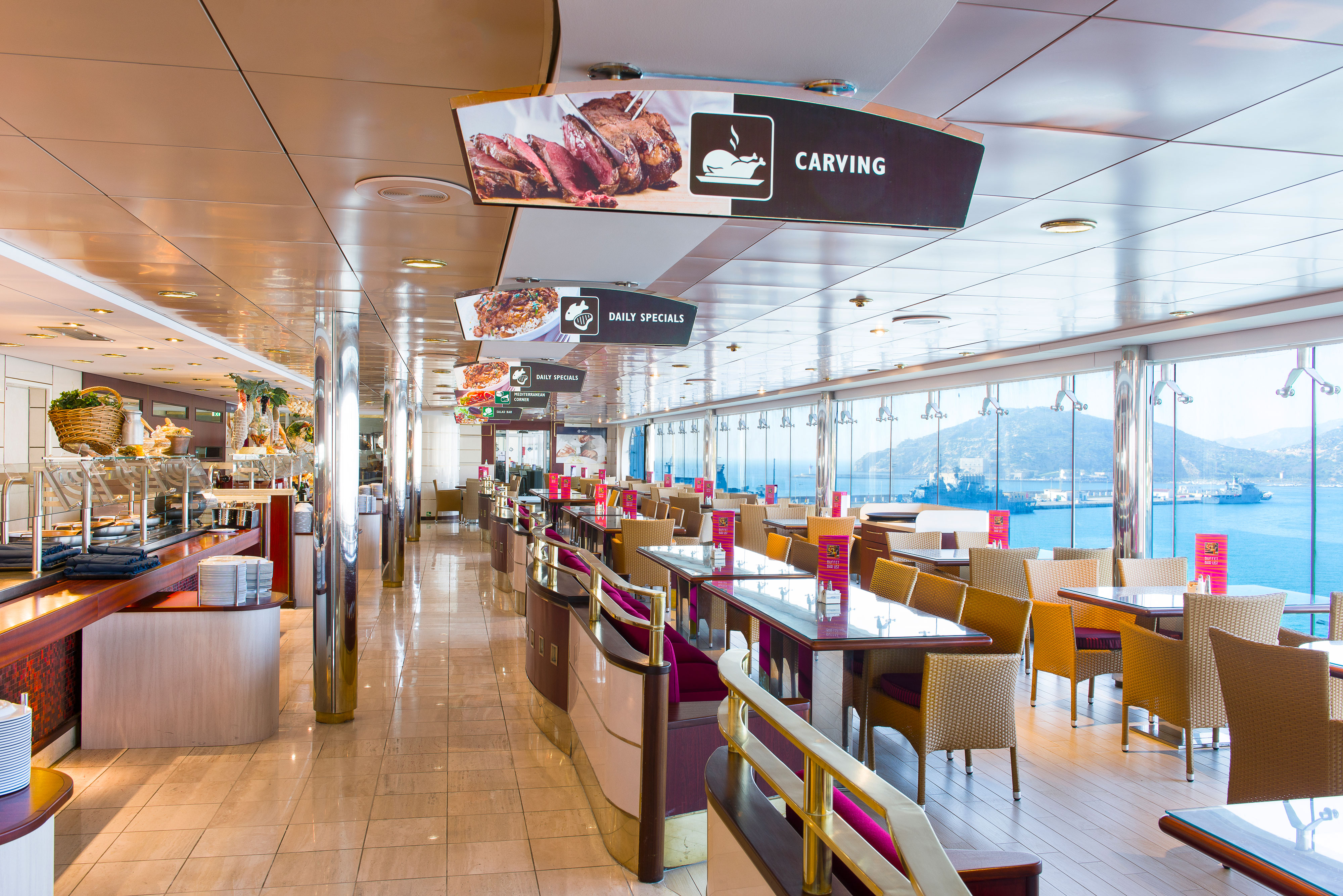 The buffet restaurant and á la carte main dining room are included