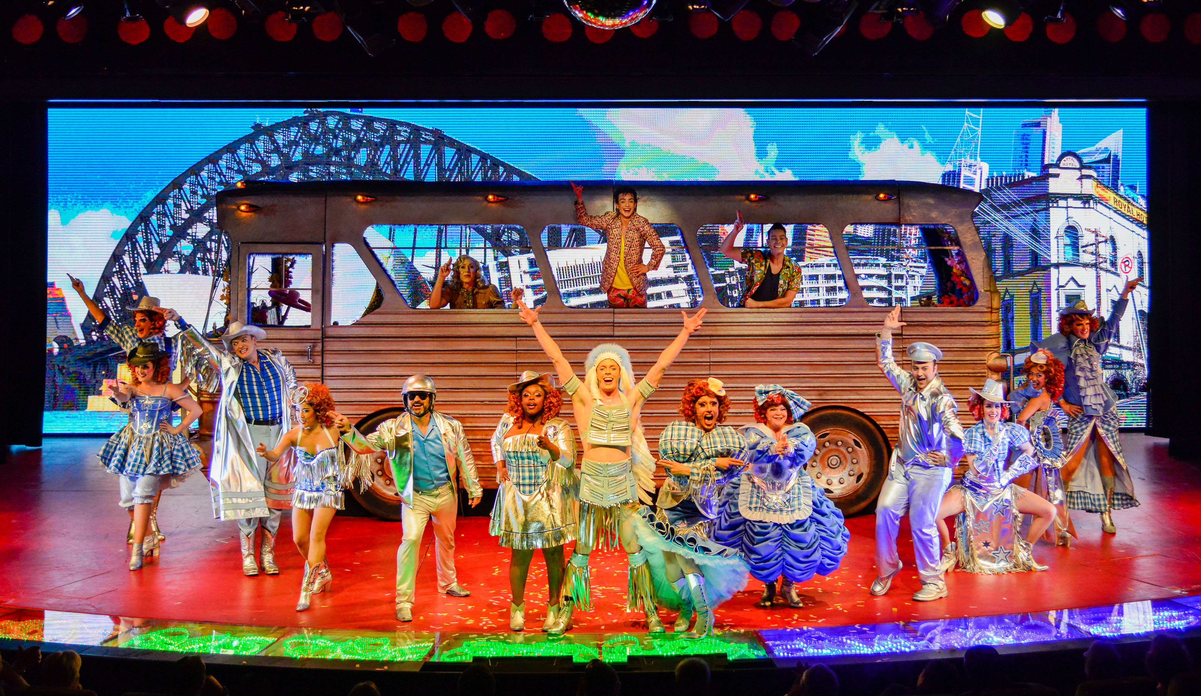 Enjoy a 90 minute long performance of the musical Priscilla – Queen of the dessert