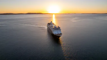 Volendam, Transpacific