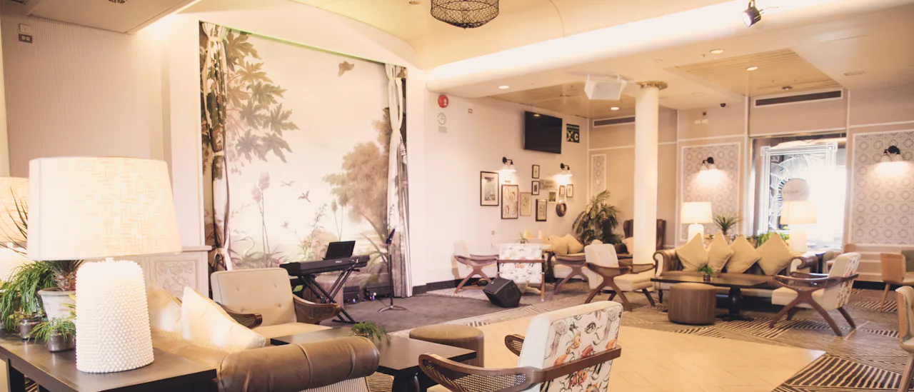 Botanical Lounge