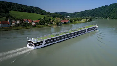 Emerald Astra, Danube River