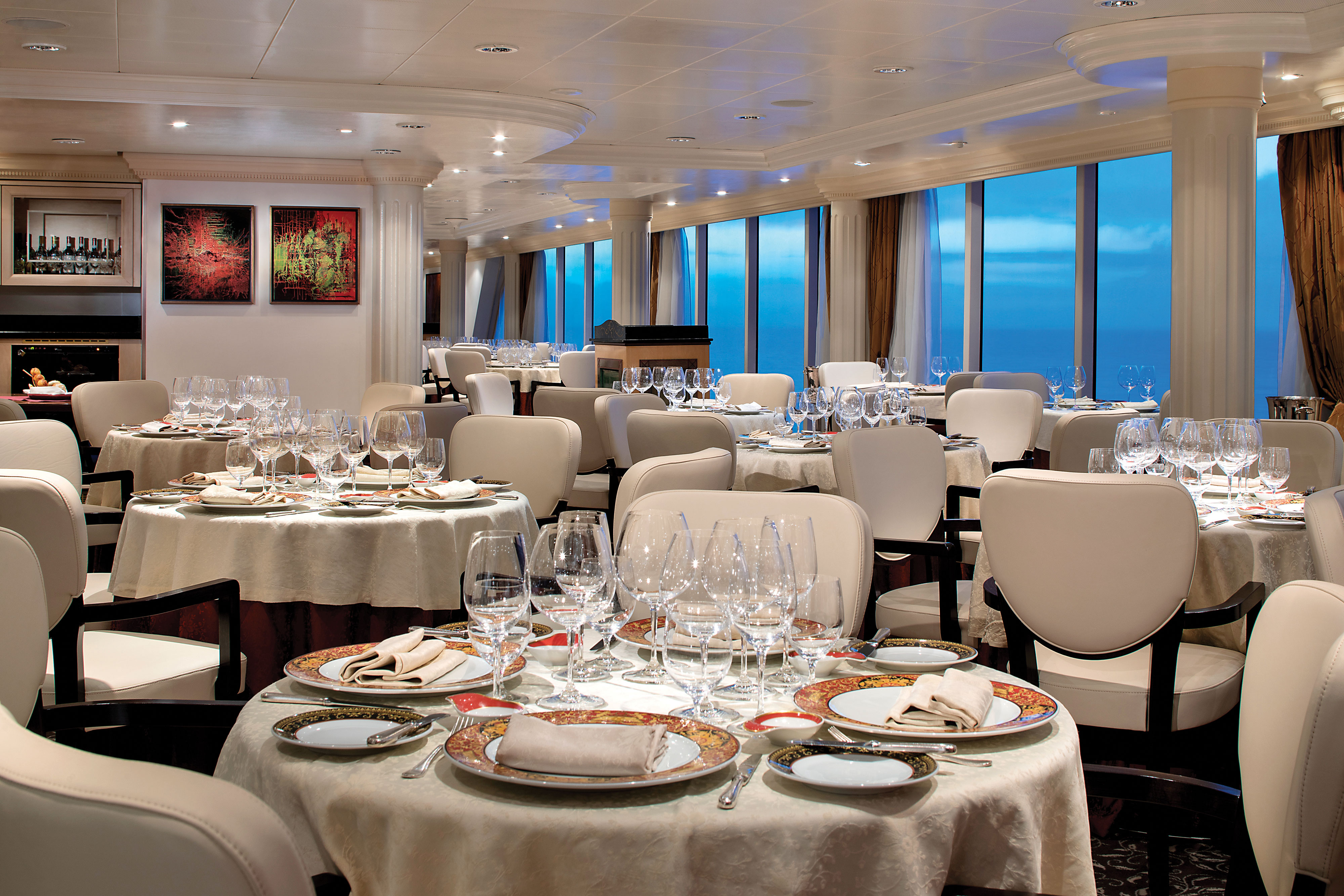 Restaurant Toscana celebrates the passion of Italian cooking, served on specially designed Versace porcelain.
