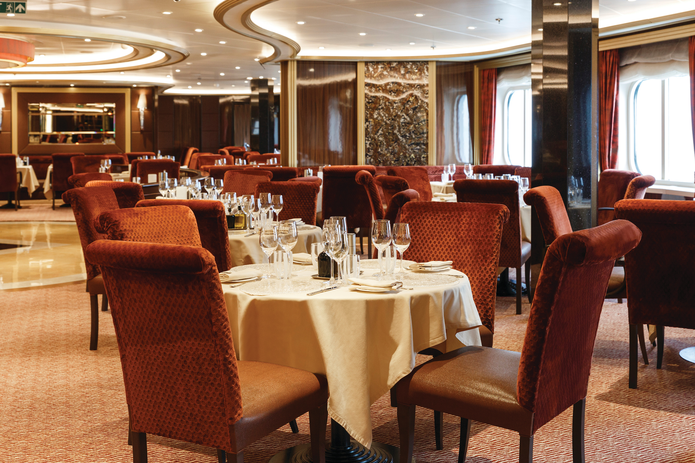 Atlantide - this elegant restaurant offers the best that the sea has to offer