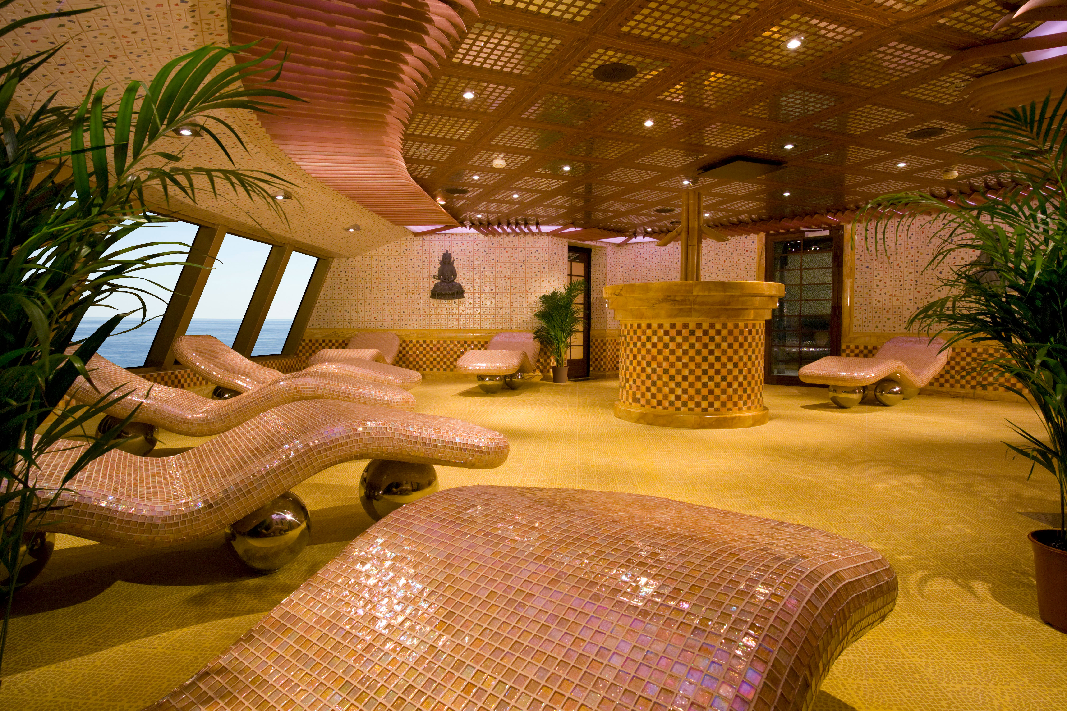 Heated thermal beds in the spa