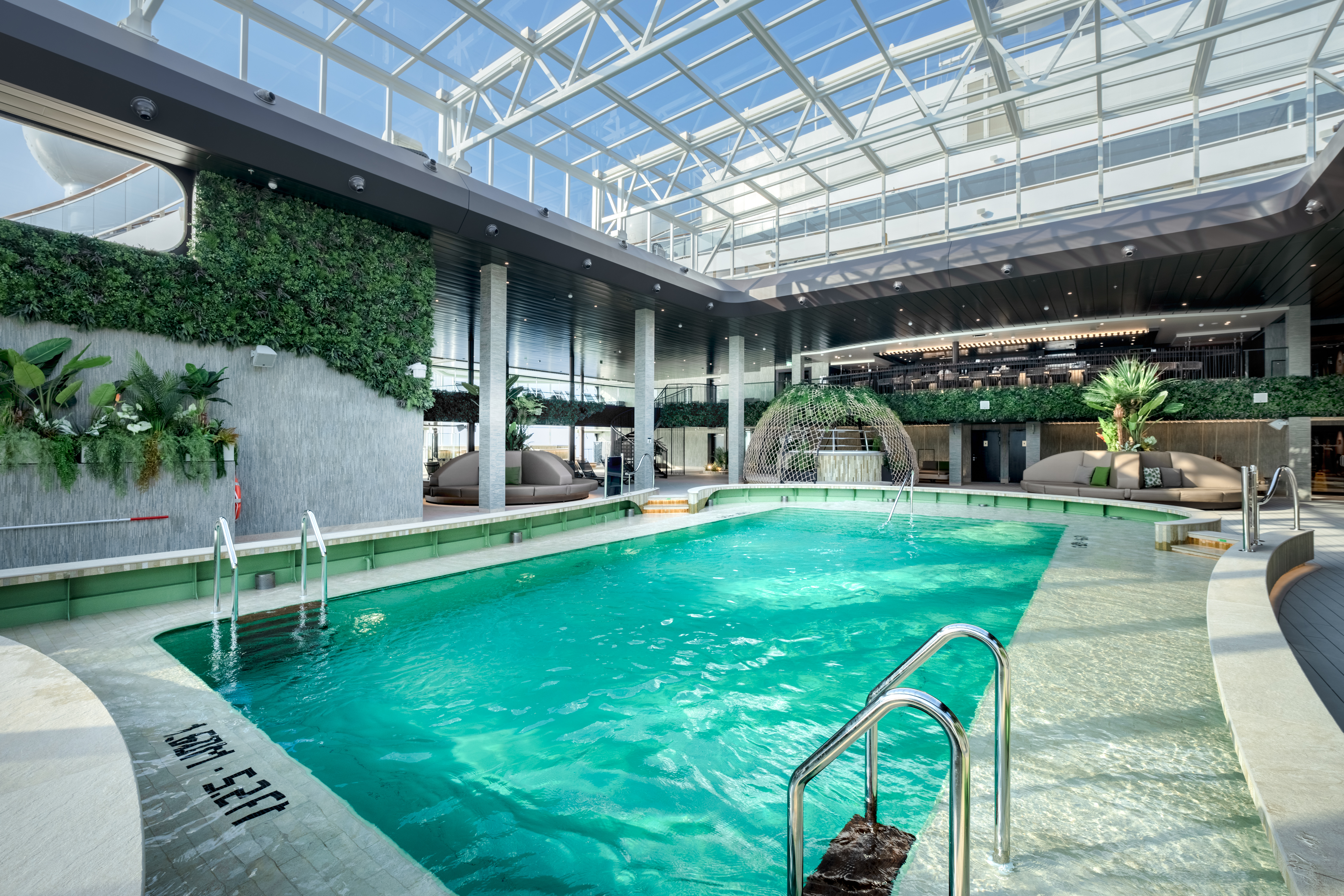 The ultimate poolside relaxation at the Botanic Garden