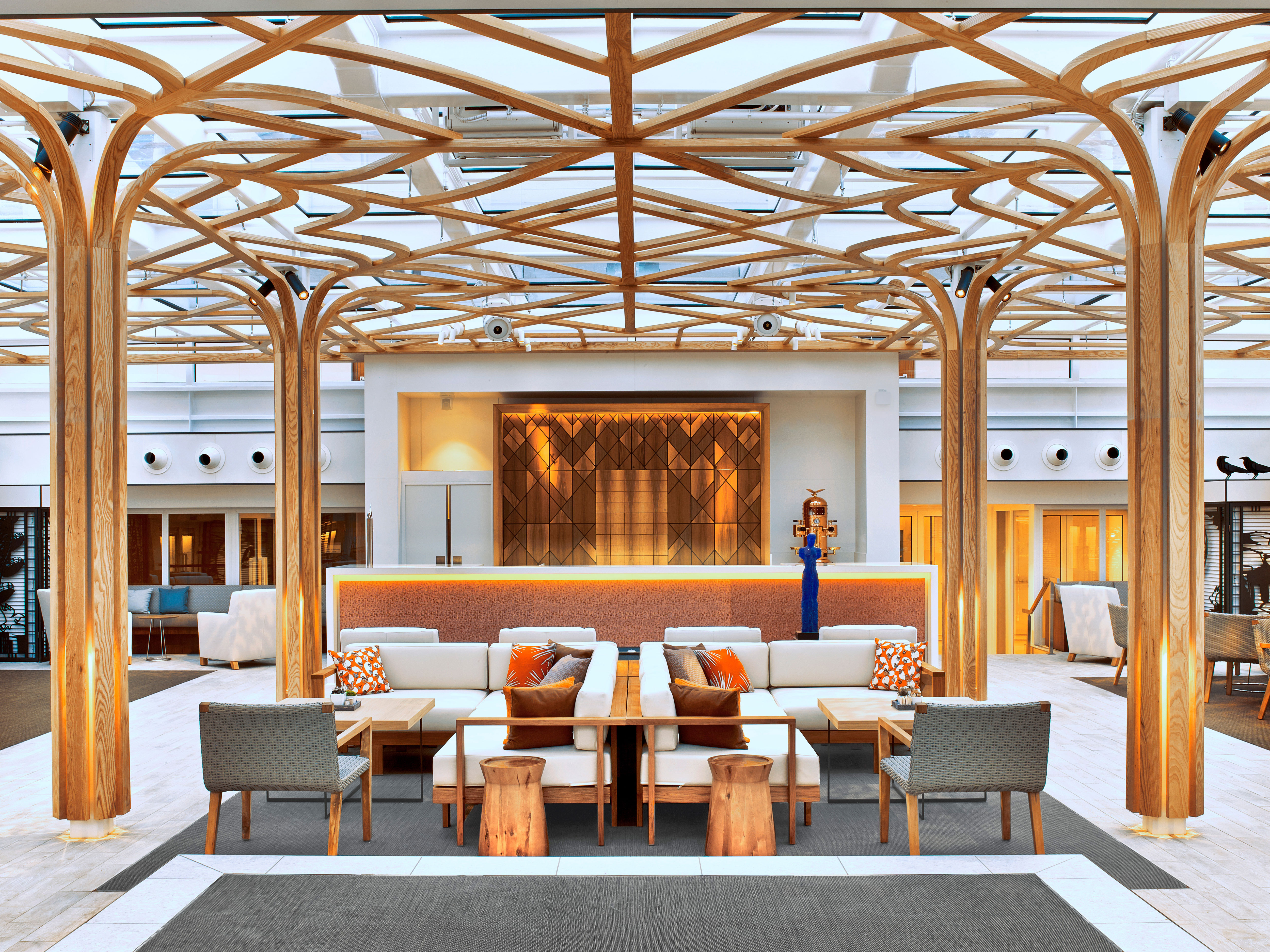 Sit down for afternoon tea in the relaxing "Wintergarden"