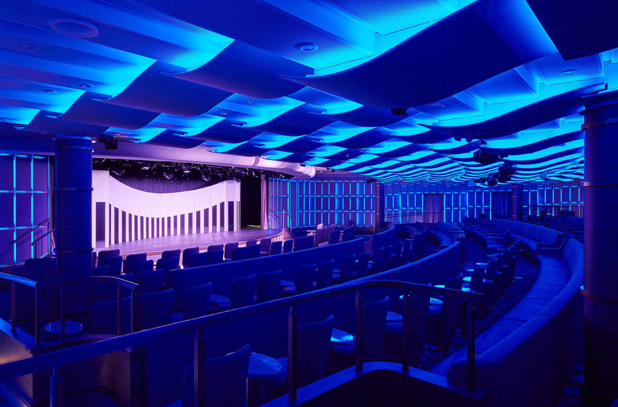Enjoy concerts and shows in the Venetian Lounge