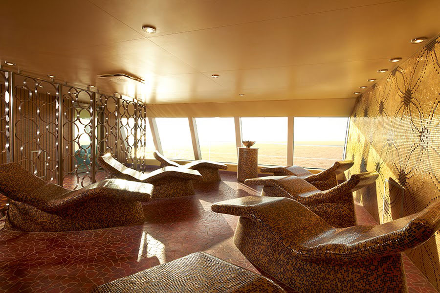 Heated thermal beds in the spa