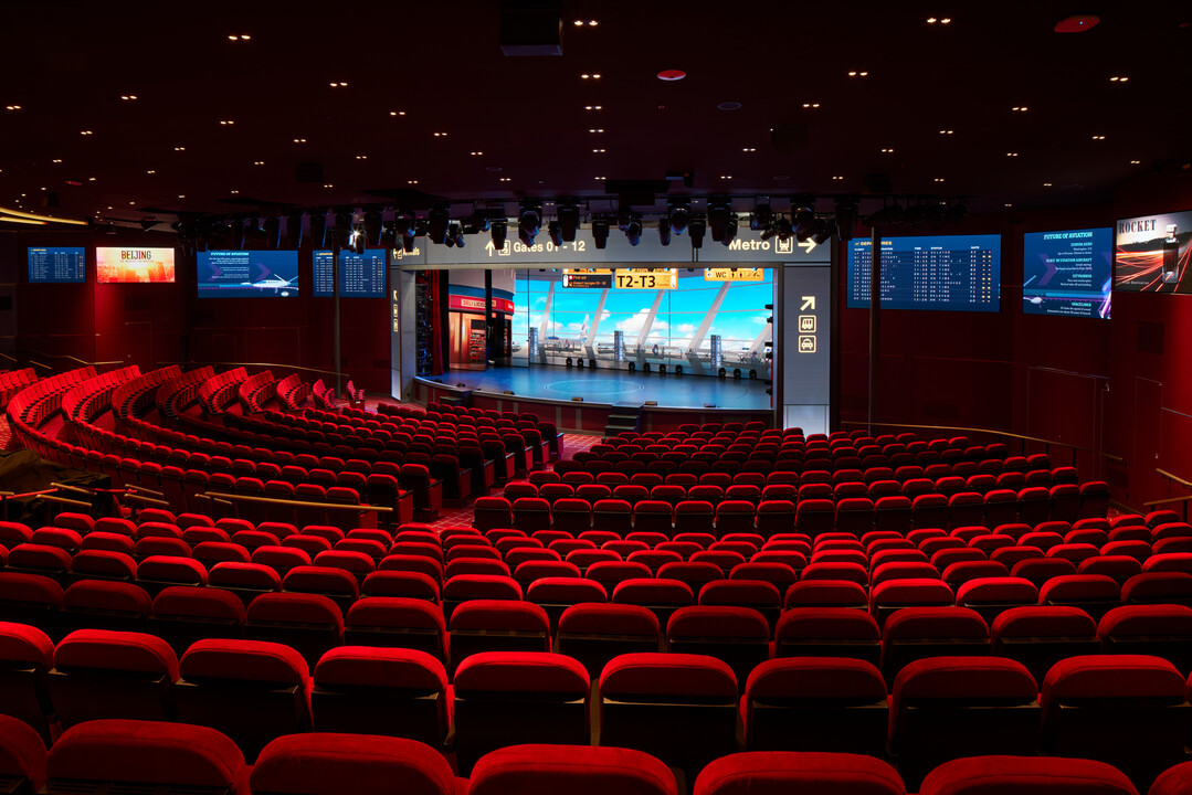 Enjoy fabulous family shows in the two-tier Headliner’s Theatre
