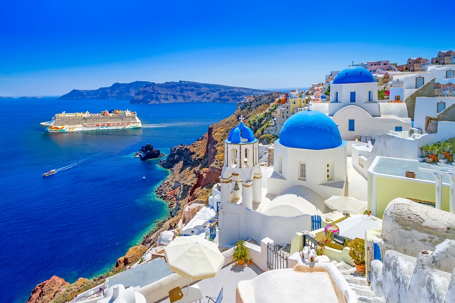 Norwegian Getaway in Santorini