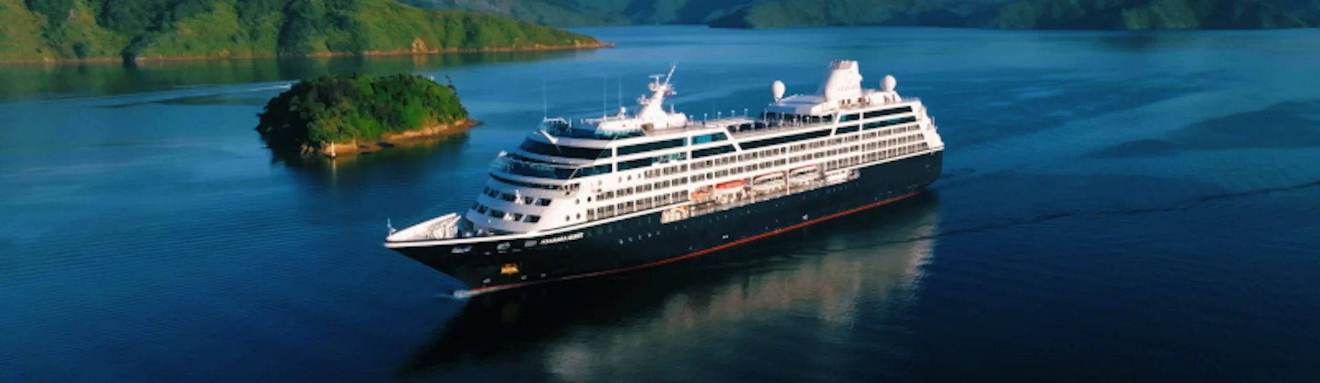Azamara Cruises in to Picton and the Marlborough Sounds