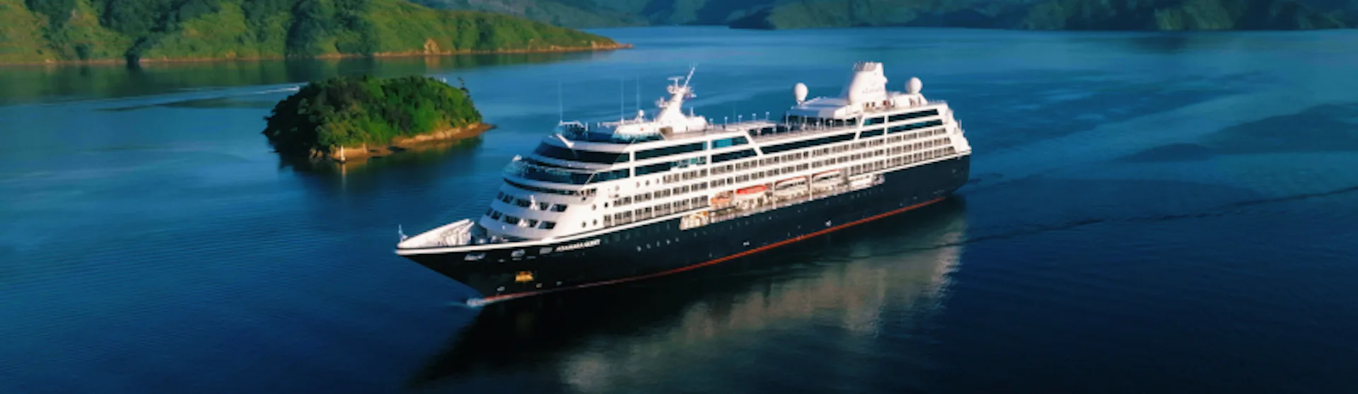 Azamara Cruises in to Picton and the Marlborough Sounds