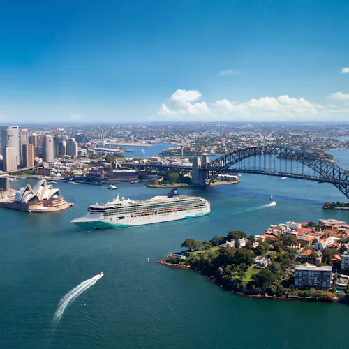 Norwegian Spirit in Sydney Harbour