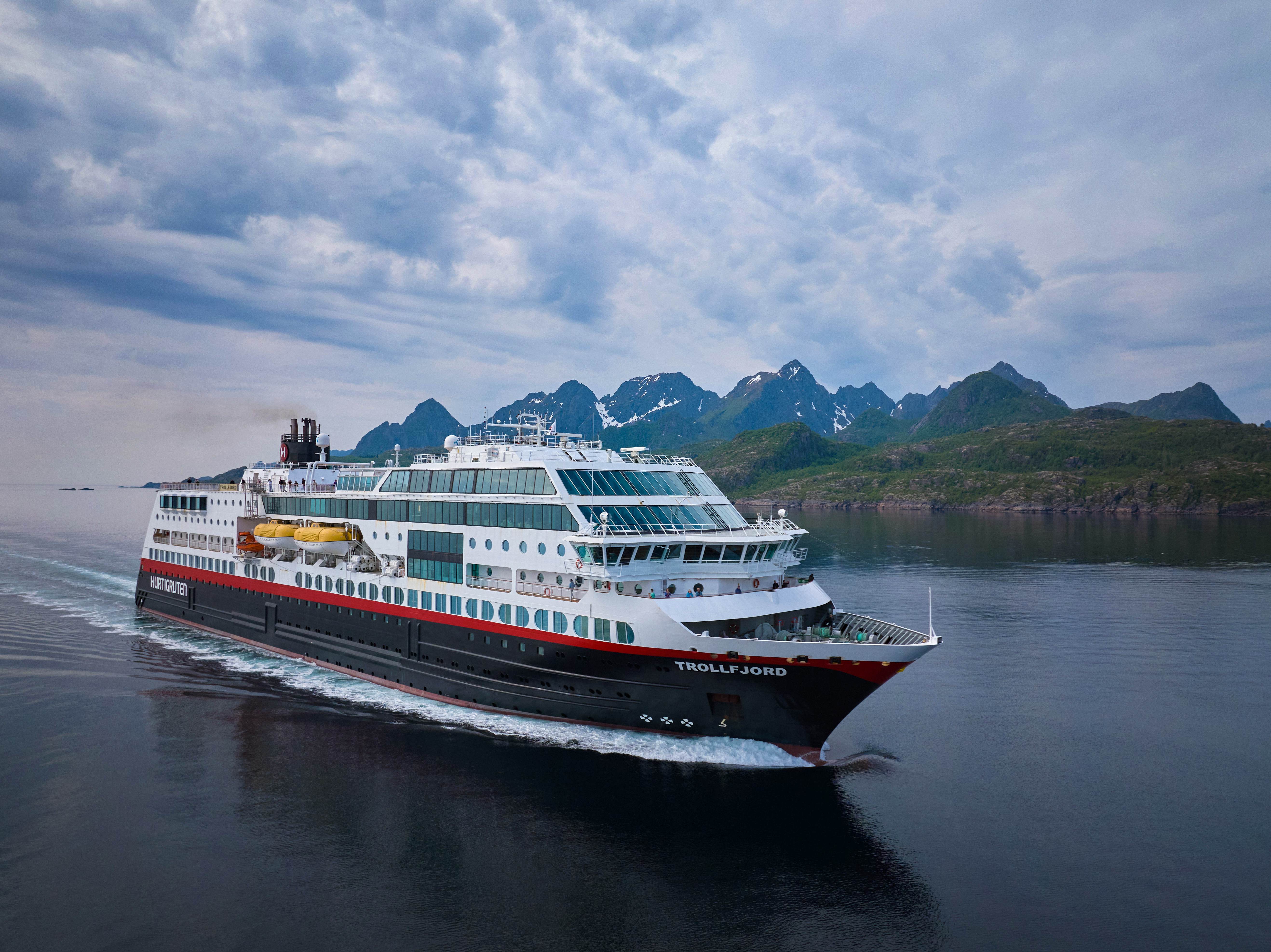 MS Trollfjord
