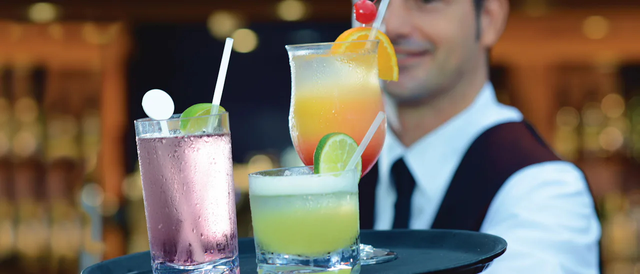 Oceania Waves Bar Cocktails