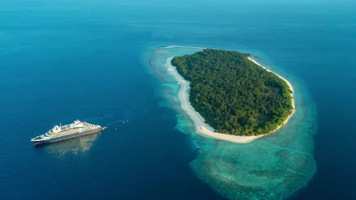 Le Laperouse in Maldives