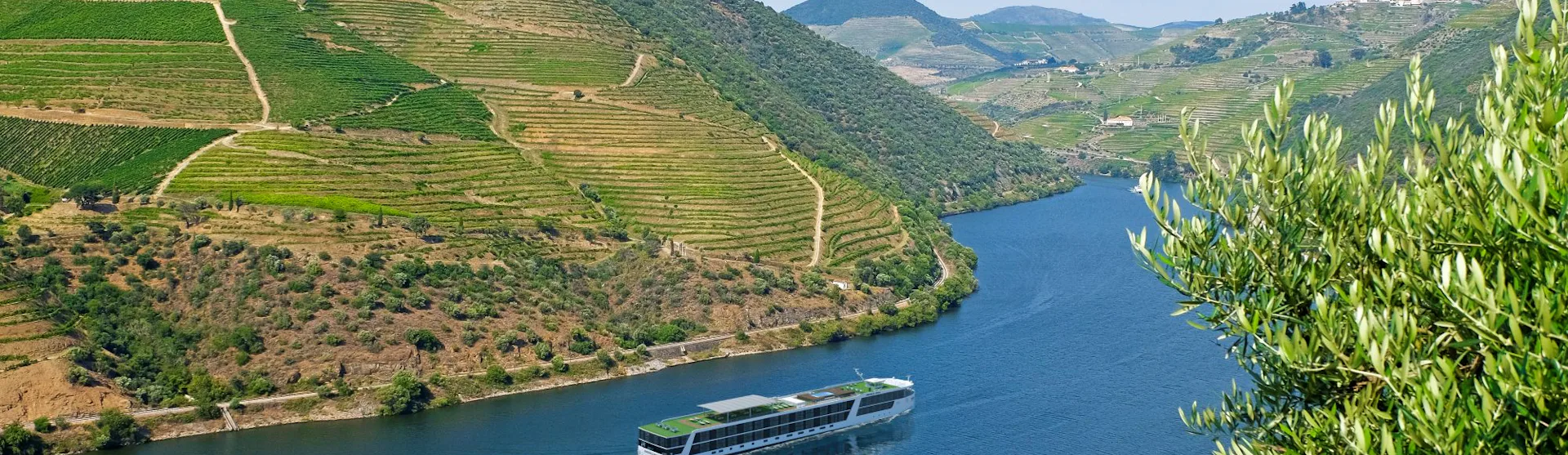Emerald Nova on the Douro River