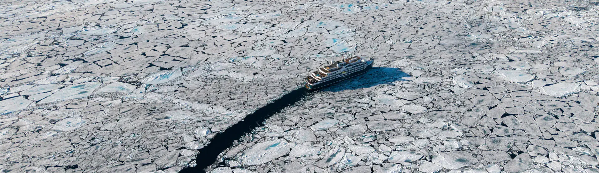 SH Vega Navigating in pack ice