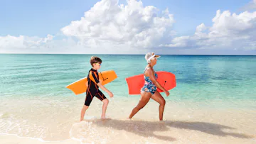 QUEENSLAND ENCOUNTER with Flights, Brisbane Stay & 6-Night Carnival Cruise
